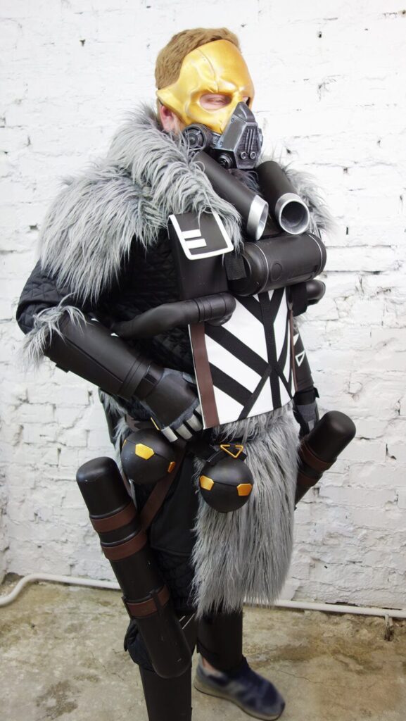 Caustic Blackheart skin cosplay (1)